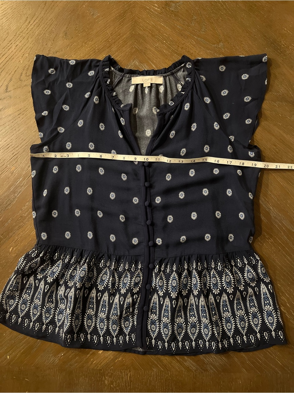 LOFT Navy Printed Button-Front Ruffle Neck Cap Sleeve Blouse - Picture 6 of 7